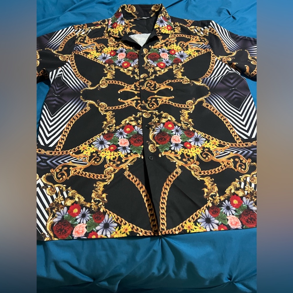 XL Fashion Nova Men shirt. 97% Polyester 3% Spandex. Dress shirt for any occasio